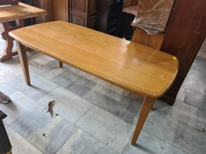 Трапезна маса