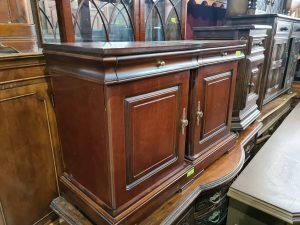 Нощно шкафче