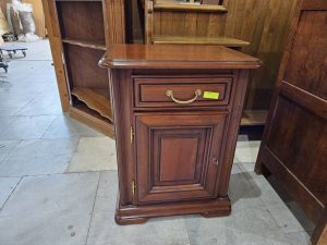 Нощно шкафче