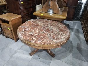 Кръгла холна маса с мрамор