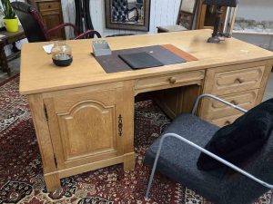 Масивно двулицево бюро