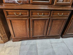 Голяма класическа витрина