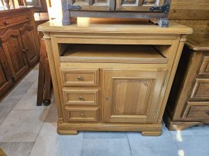 Масивен ТВ шкаф от дъб