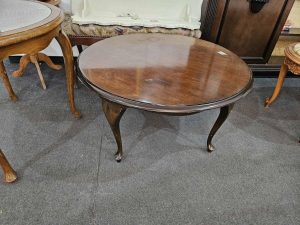 Кръгла холна маса стил Луи 15