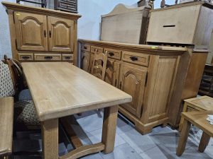 Трапезена маса