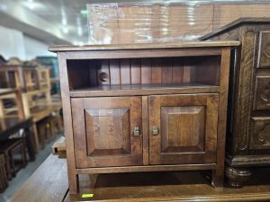 Масивно шкафче