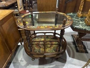 Уникална сервизна масичка