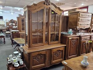 Стъклена витрина стил Луи 15