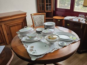 Разтегателна кръгла маса