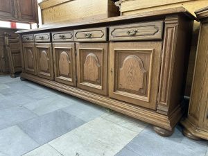 Масивен дълъг дресоар