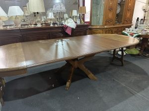 Кръгла разтегателна маса