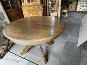 Кръгла разтегателна маса