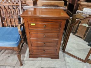 Скрин с чекмеджета