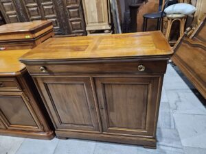 Класически шкаф