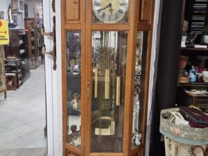 Антикварен паркетен часовник