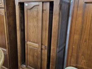 Гардероб с плъзгащи врати