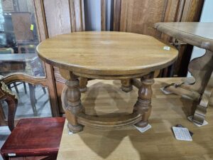 Масивна масичка