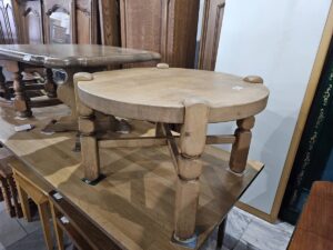 Масивна масичка