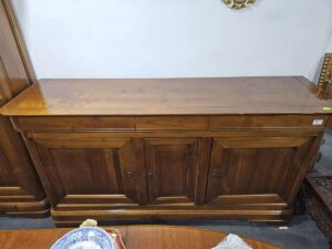 Класически френски дресоар