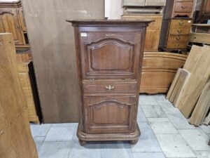 Масивен шкаф - бар