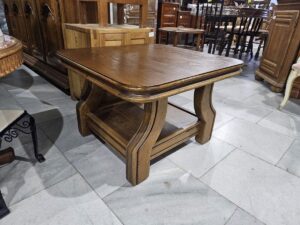 Масивна масичка