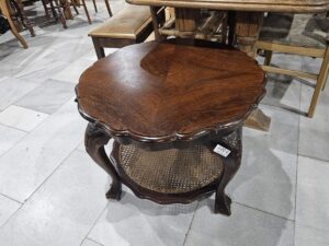 Кръгла холна маса Чипъндейл