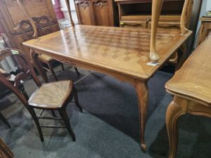 Разтегателна трапезна маса стил Луи 15