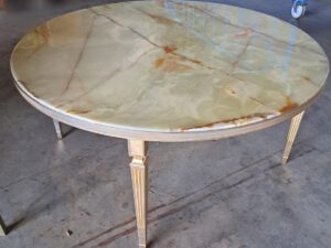 Холна маса с Оникс