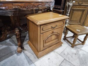 Масивни нощни шкафчета 2 броя