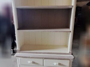 Шкаф с етажерки