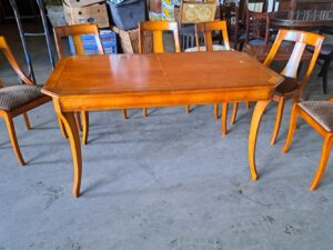 Трапезна маса + столове