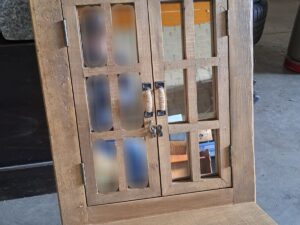 Шкаф с закачалки за стена