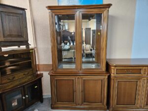 Луксозен трапезен комплект в класически стил