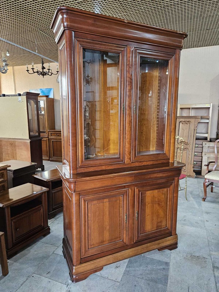 Луксозна класическа витрина - Image 3