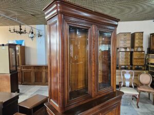 Луксозна класическа витрина