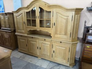 Голяма масивна витрина