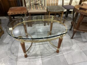 Стъклена холна маса