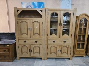 Масивен шкаф