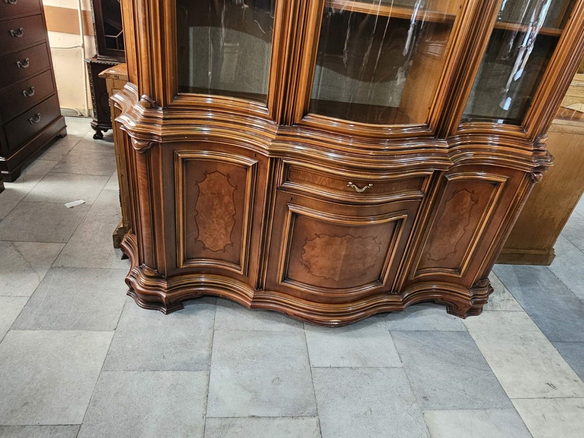 Луксозна витрина с интарзия - Image 3
