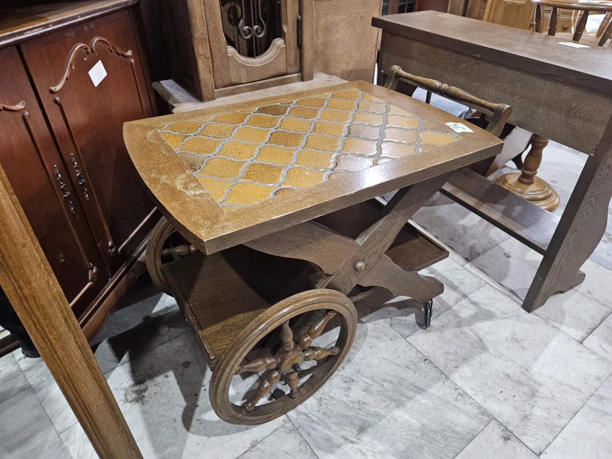 Масивна сервизна масичка - Image 3