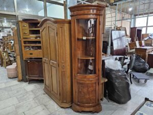 Луксозна ъглова витрина